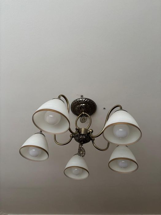 Продам люстры в хорошем состоянии