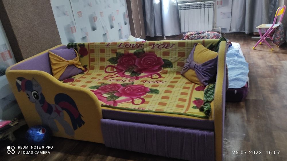 Продам детский диван-кровать