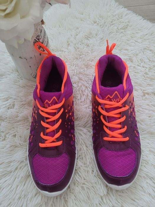 Дамски маратонки Nike и BLVR