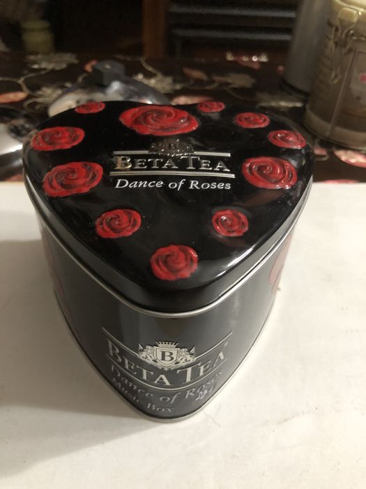 Жестянные баночки разные