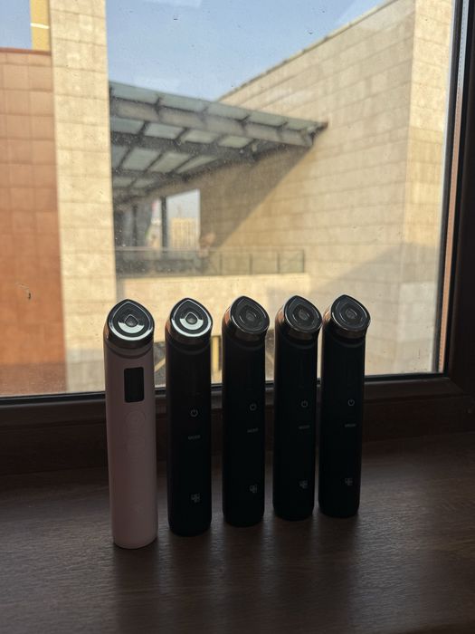 Medicube микротоковый массажёр для лица