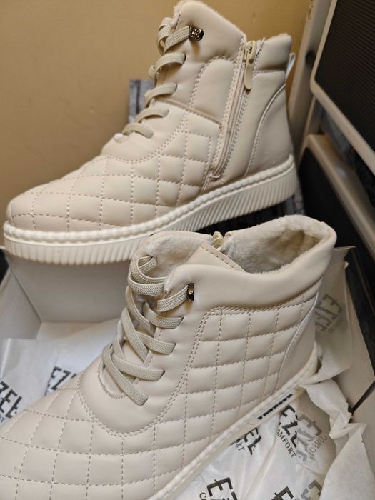 Нови зимни боти 36 номер, 24см