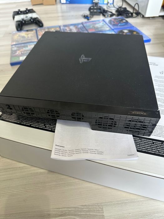 Продава се Playstation 4PRO 1TB във отлично състояние