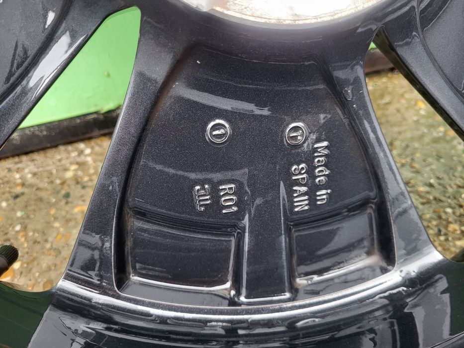 Оригинални джанти 18ки SEAT Leon FR 2021 7,5J ET46 с летни гуми 225 45