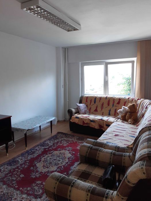 Închiriez apartament cu 2 camere zona Zorilor