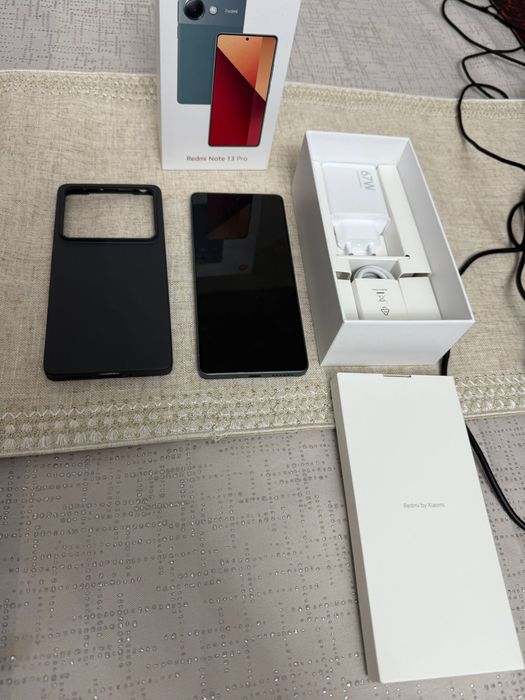 Redmi Note 13 Pro nou