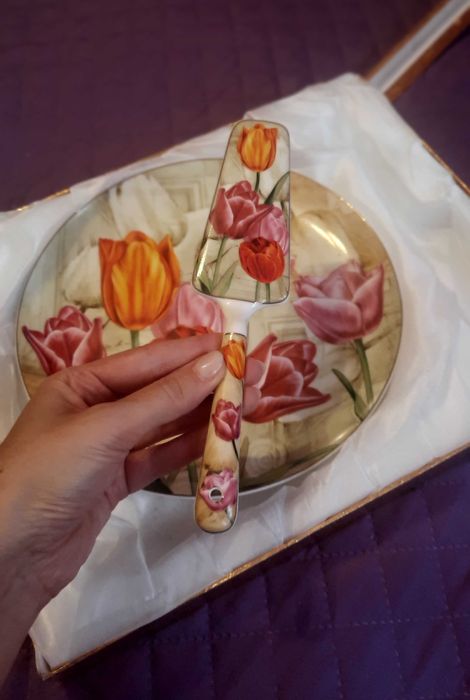 Тортница с лопаткой. Набор. Новый.