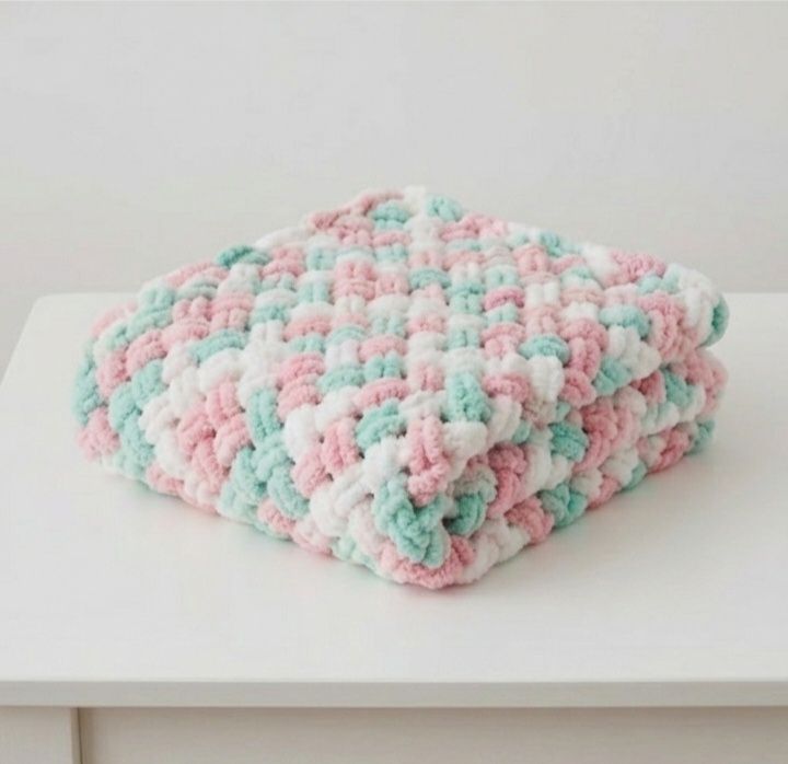 Ръчно плетено бебешко одеяло