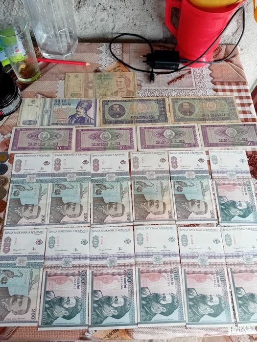 Bani vechi românești si monezi din diferite țări