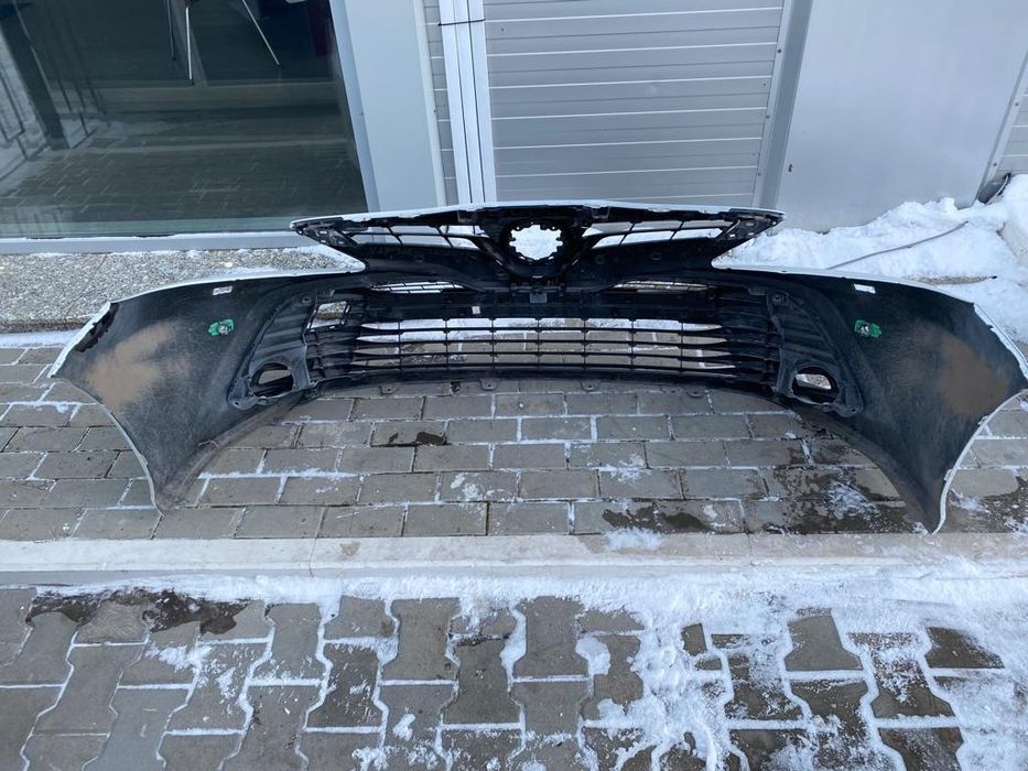 Бампер Тойта камри 70