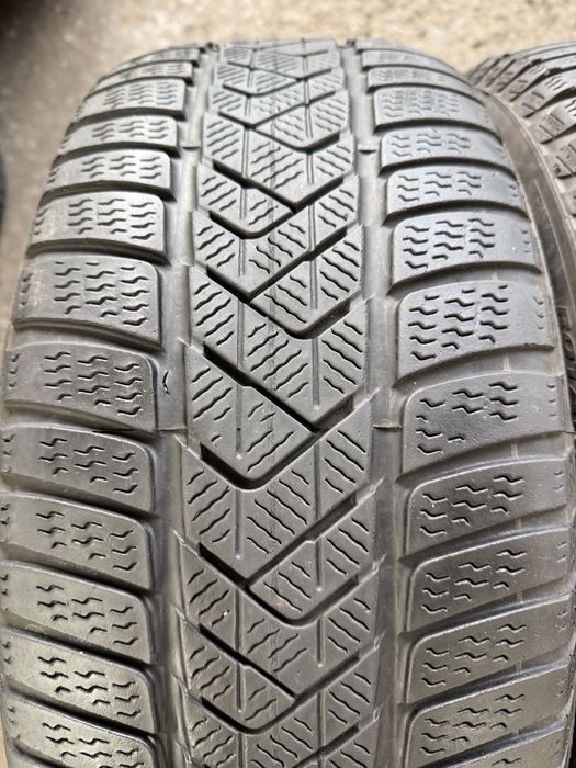 4x Anvelope iarna 245/45 R18 - Pirelli  Sotto Zero 3 Winter