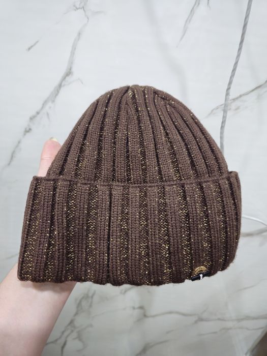 Продам новые шапки