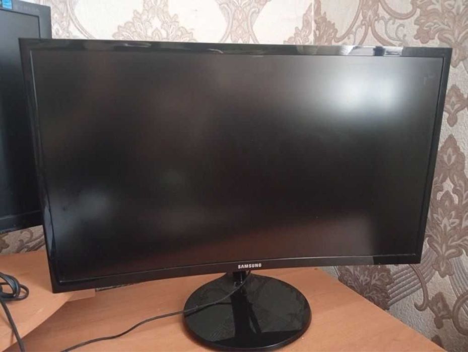 Продам монитор samsung 24 carved