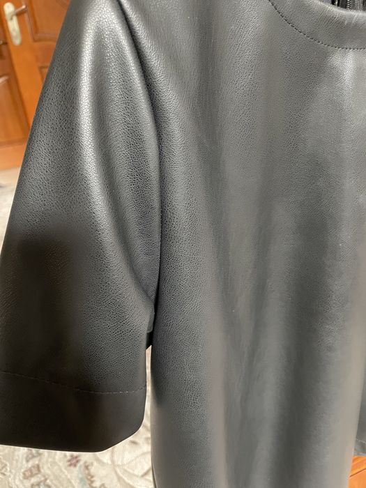 Продам кожаную футболку