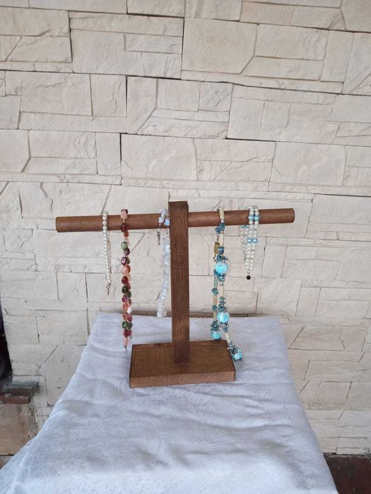 Поставка - стойка за бижута