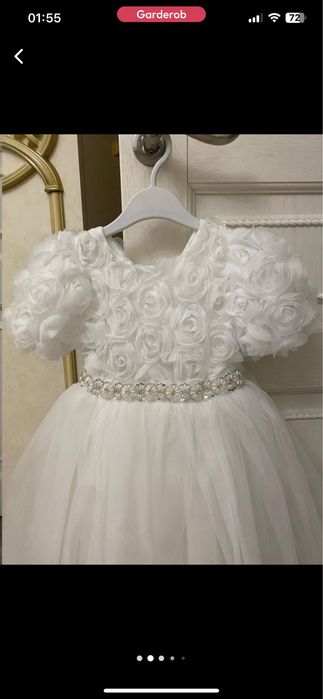 Белое нарядное платье