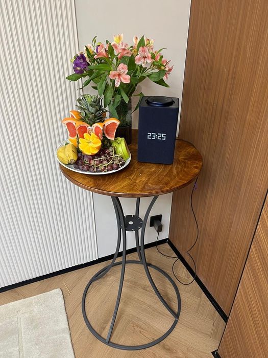 Журнальный стол в гостевую