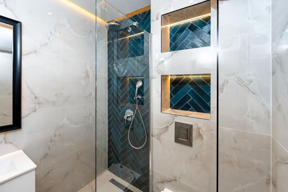 Продава се Двустаен апартамент в Пловдив, Остромила - 61 кв.м за 1170 €/кв.м - Снимка #2