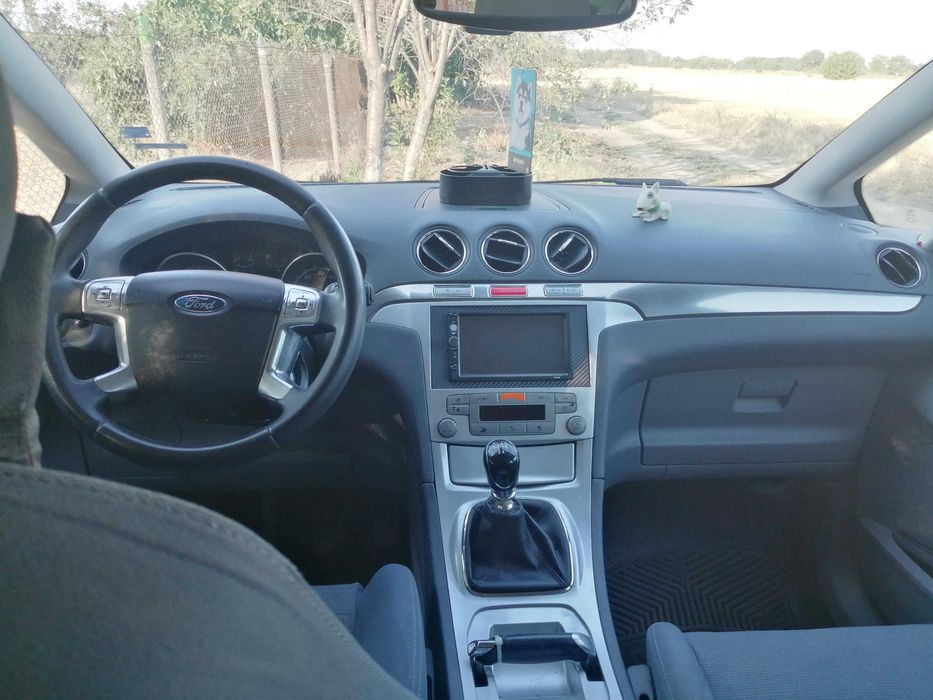 Продава се Ford S-max