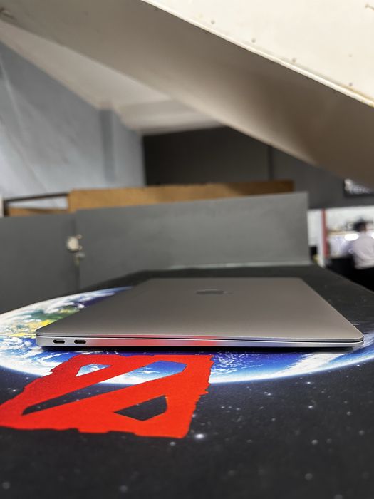 Мощный Macbook Air 2019 i5/8/256