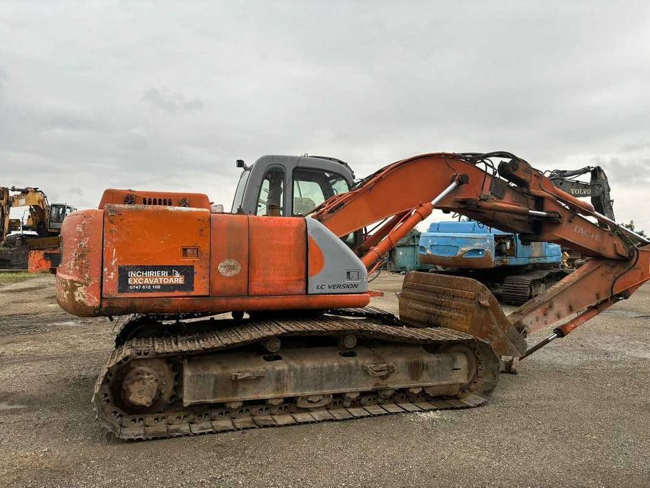 Dezmembrez excavator pe senile Fiat Kobelco New Holland E165