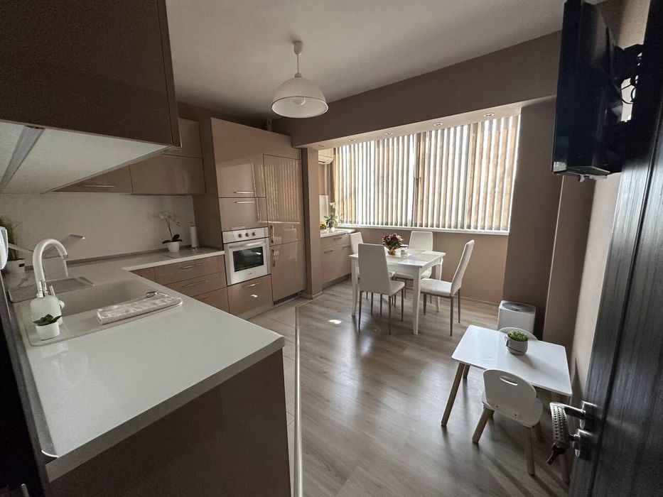 Продава се Тристаен апартамент в София, Хаджи Димитър - 84 кв.м за 2261 €/кв.м - Снимка #3