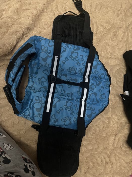 Вещи для маленьких пород собак либо щенков,