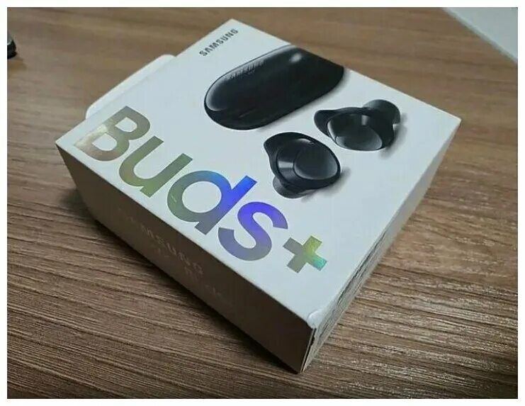 Продам две пары наушников.