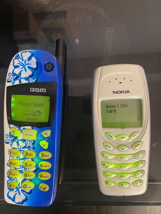 Vand 2 telefoane,Nokia 5110 si Nokia 3410