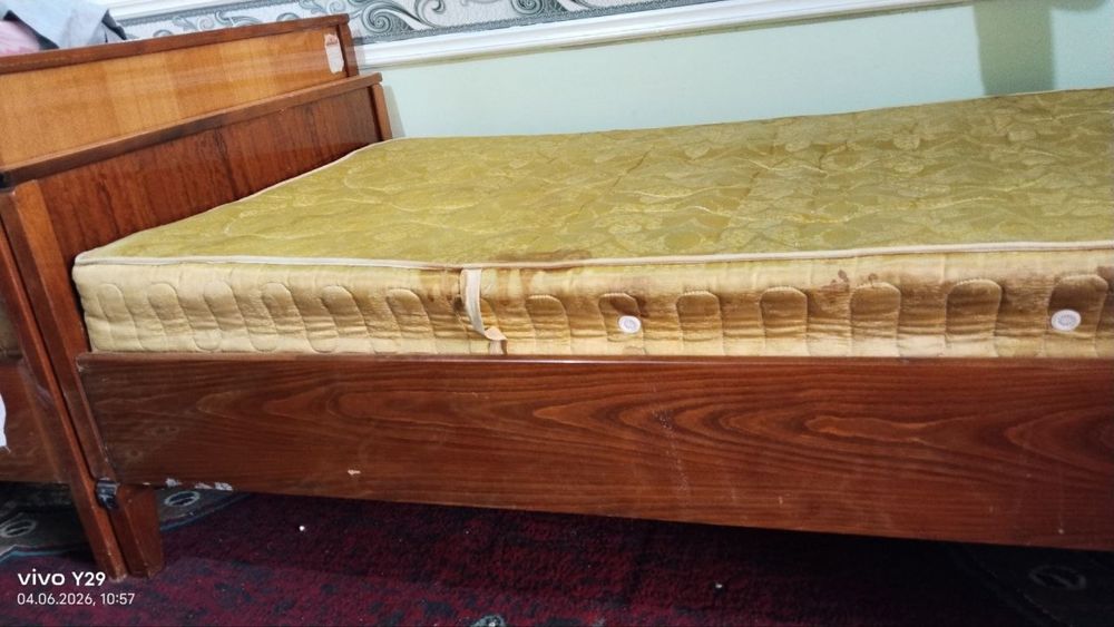Divan sotiladi narxi 900 ming 2 ta kelishamiz