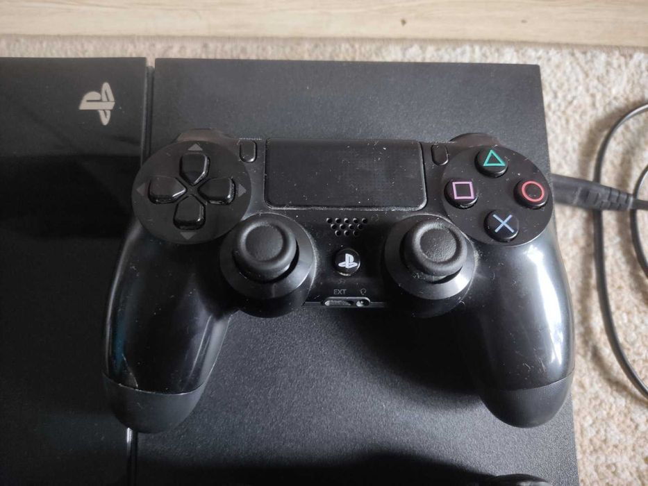 Перфектен Playstation 4 с фърмуер 9.0