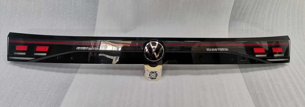 3J0945307 B C Нов Централен IQ Light Стоп VW Passat B9 Variant R Line