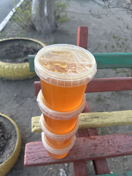 Мед продается 1,5кг