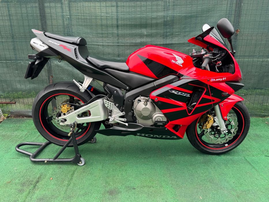 Honda CBR 600RR PC37