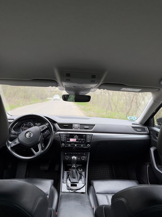 Skoda Superb 2.0 tdi DSG