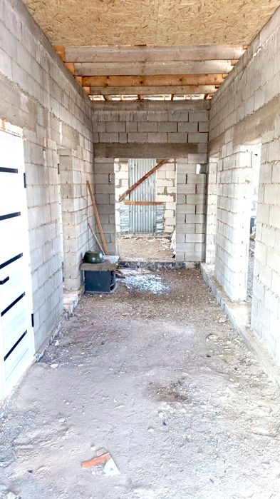 Продом недостроеный дом