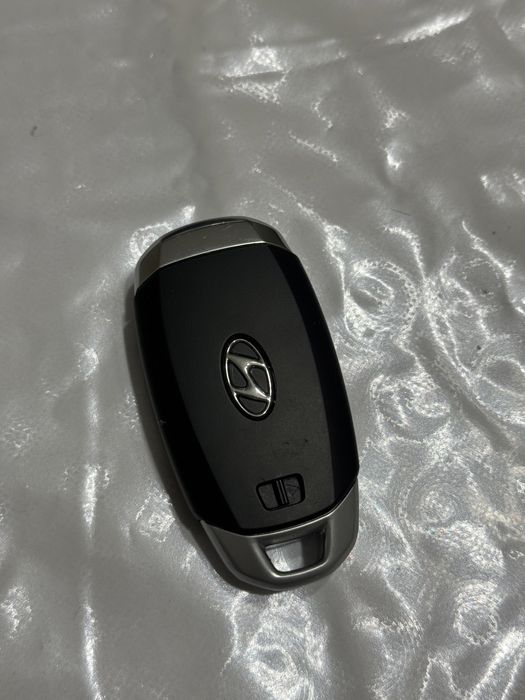 Продам Hyundai ключи