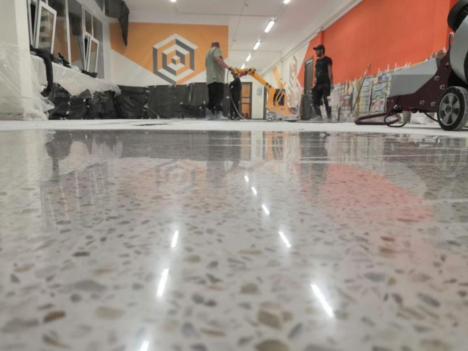 Устройство бетонных полов. Бетонные полы с нанесением покрытий