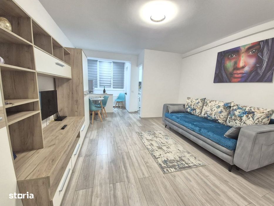 Inchiriere Garsoniera cocheta zona Coresi Tractorul