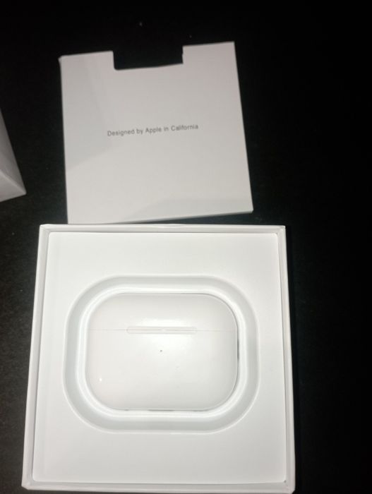 Airpods 2, Apple watch ultra 3