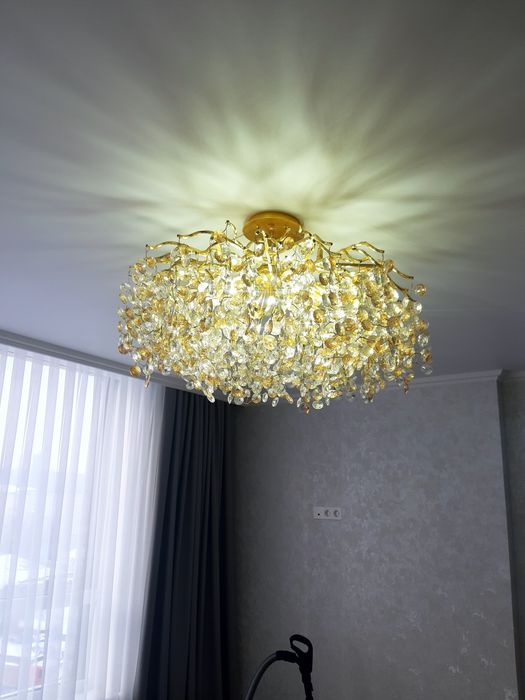 Продам люстру новую