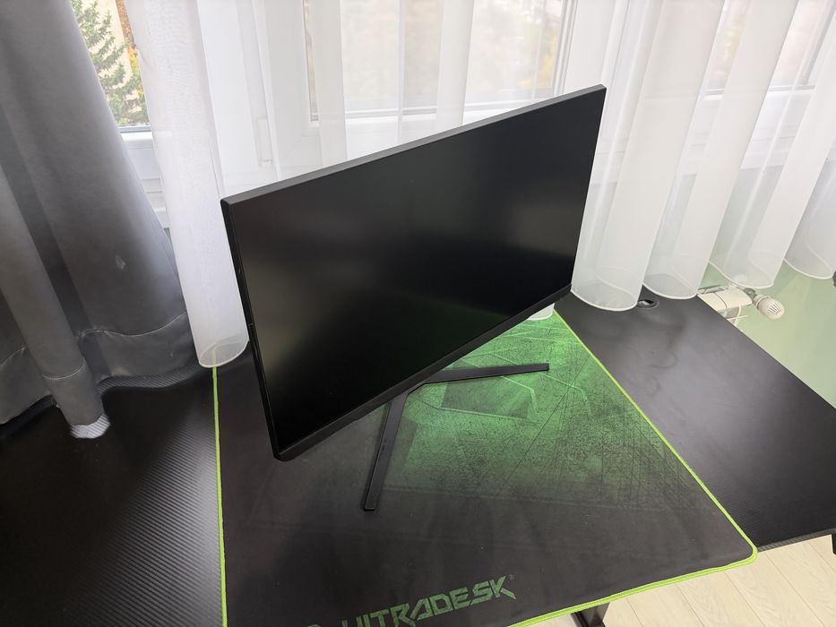 Продавам гейминг монитор Samsung Odyssey G3