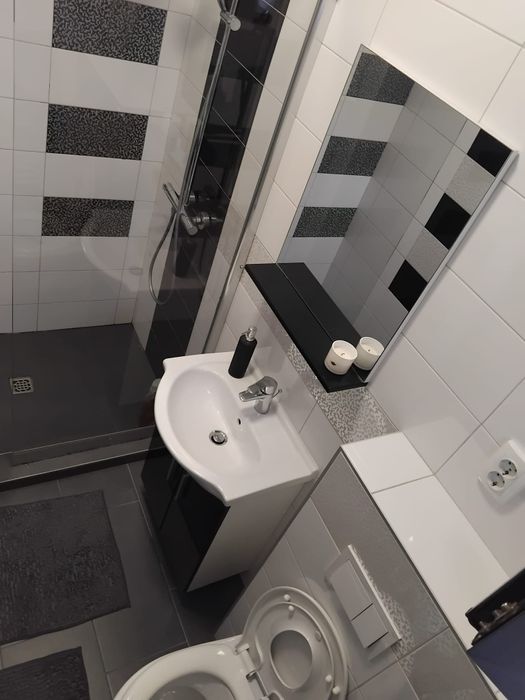 Vând duplex la cheie