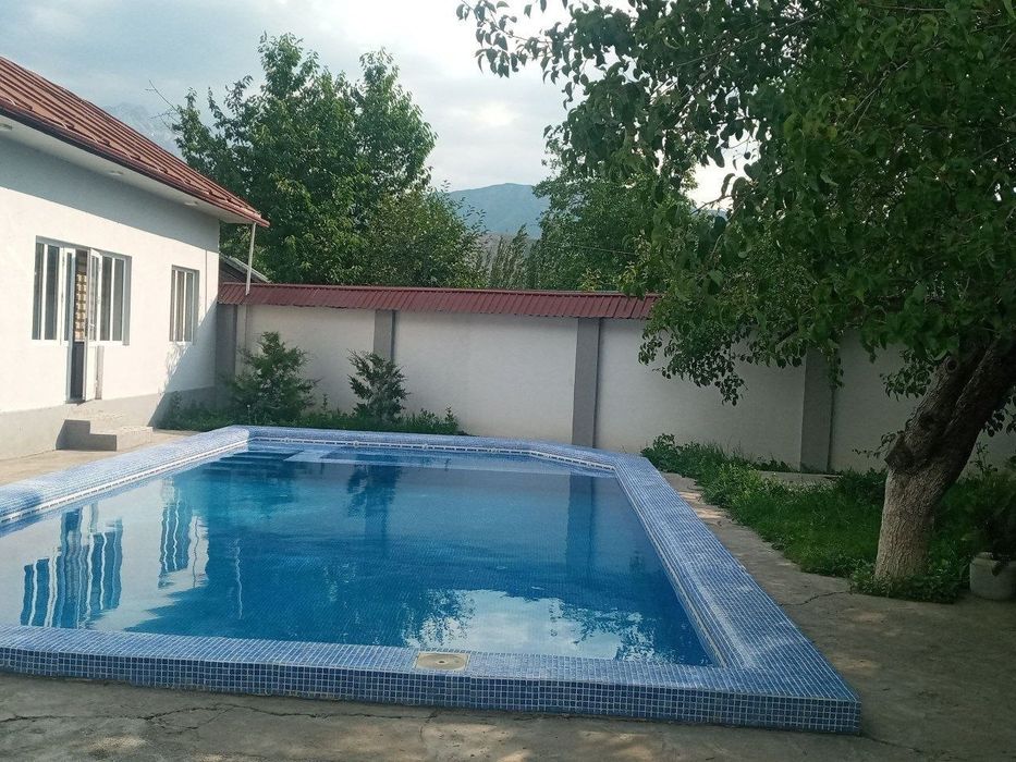 Burchmulla yakkatut  oq tosh dacha