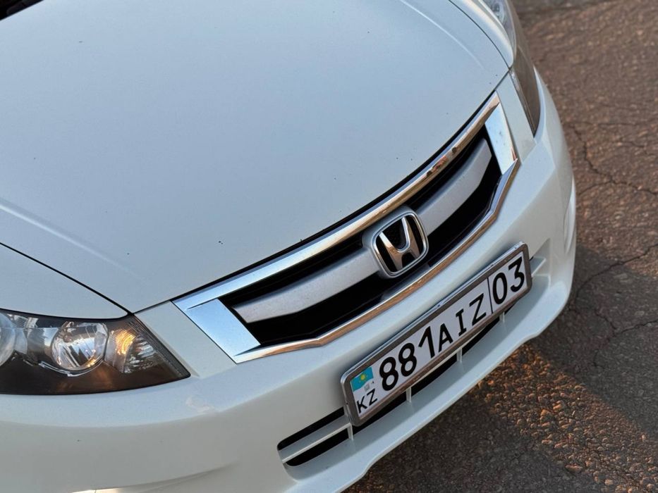 Продам Honda Inspire