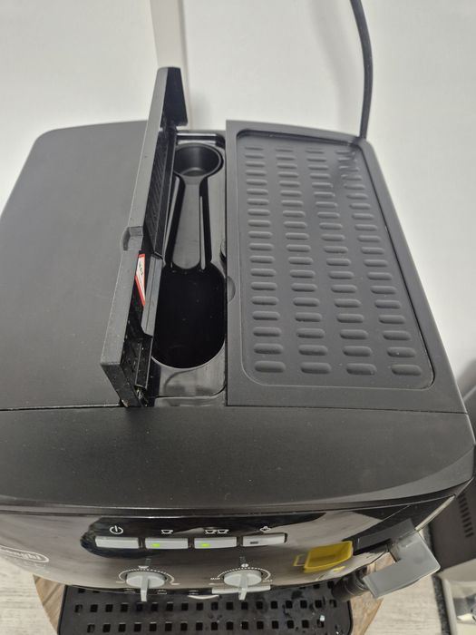 Expresor DeLonghi automat