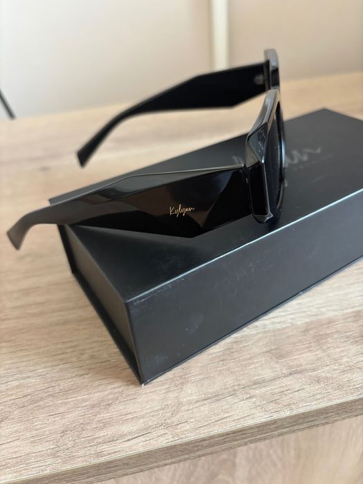 Черни слънчеви очила