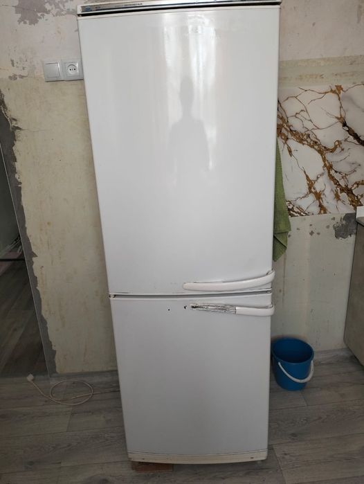 Продам холодильник