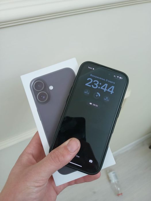 Айфон 16 в черном цвете