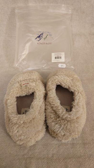 Konges Slojd papuci imblaniti 29 Noi

29 Nou cu etichetă Konges Sløjd